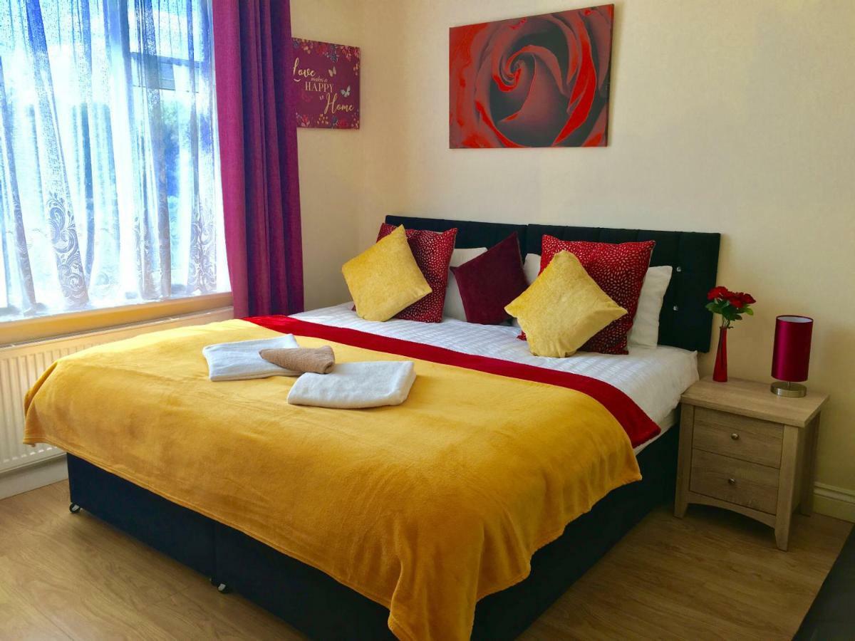 Studio Apartment, Private Bathroom And Parking Ilford Eksteriør billede